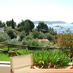Helen's 11 Boutique Achladies (Skiathos)