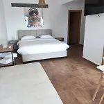 Hotel apartamentowy Helen's 11 Boutique 3*