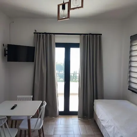 Helen's 11 Boutique 3*