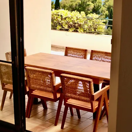 Helen's 11 Boutique Aparthotel