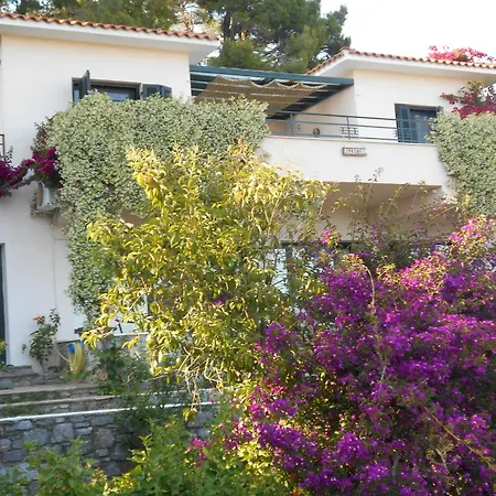 Helen's 11 Boutique Hotel apartamentowy Achladies (Skiathos)