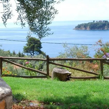 Helen's 11 Boutique 아파트호텔