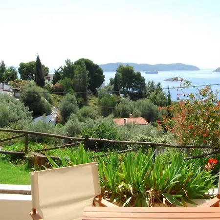 Helen's 11 Boutique Achladies (Skiathos)
