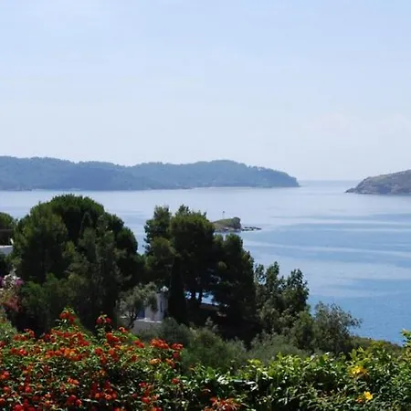 Hotel apartamentowy Helen's 11 Boutique 3*