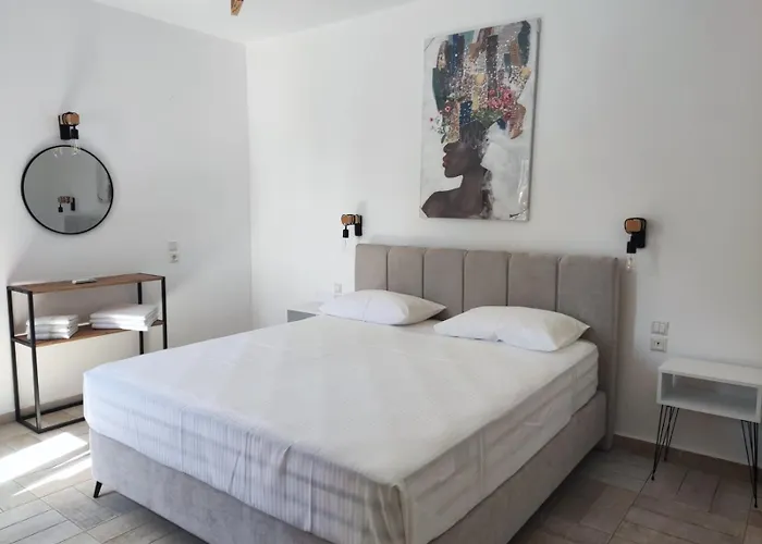 Helen's 11 Boutique Achladies (Skiathos)