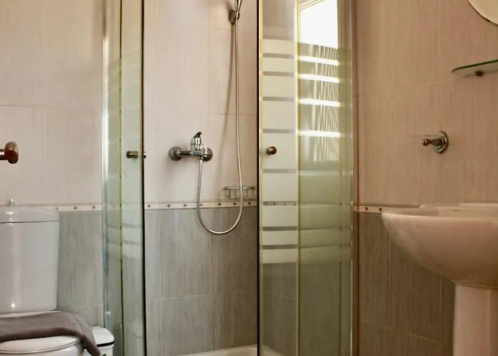 Helen's 11 Boutique 3*