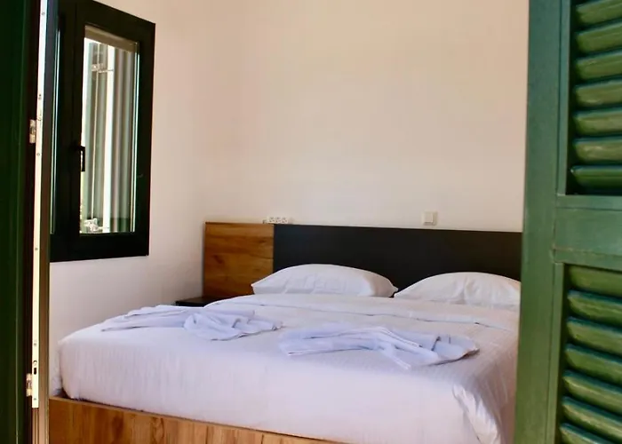 Helen's 11 Boutique Achladies (Skiathos)