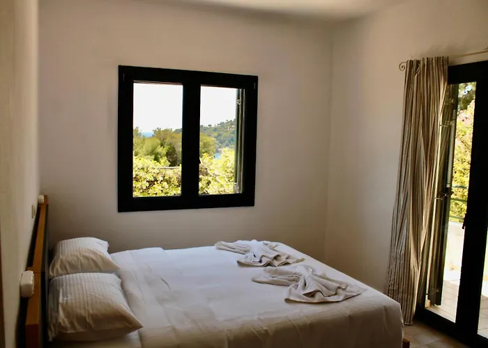 Helen's 11 Boutique Achladies (Skiathos)