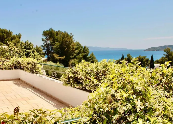 Helen's 11 Boutique Aparthotel 3*