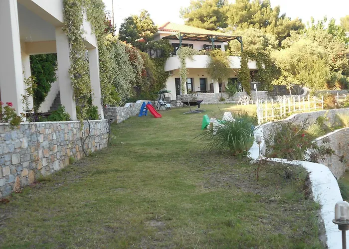 Helen's 11 Boutique Aparthotel 3*