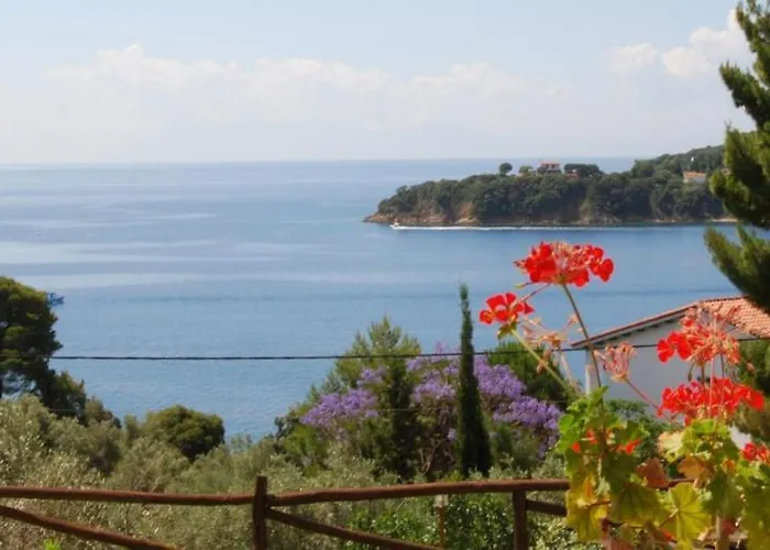 Helen's 11 Boutique Aparthotel 3*