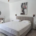 Helen's 11 Boutique Achladies (Skiathos)