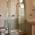 Helen's 11 Boutique 3*