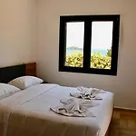 Helen's 11 Boutique Apart-hotel 3*