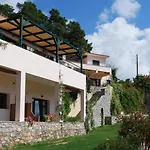 Helen's 11 Boutique Apart-hotel