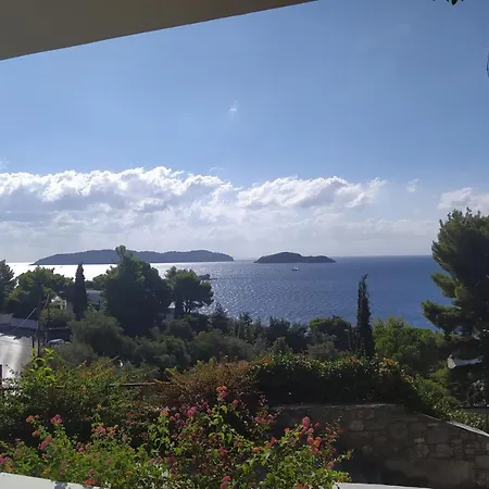 Apartahotel Helen's Achladies (Skiathos)