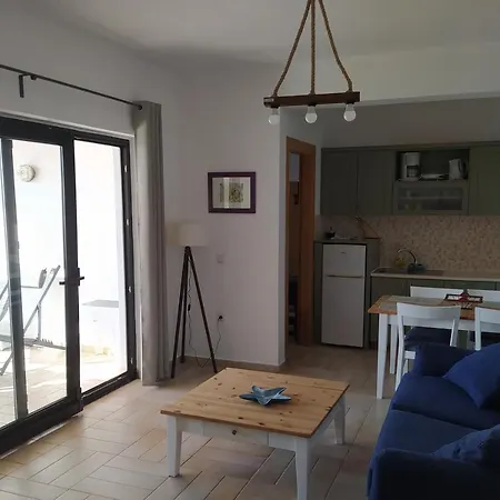 Helen's Apartahotel