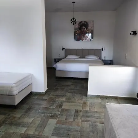 Helen's Apartahotel