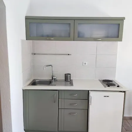 Helen's Apartahotel 3*