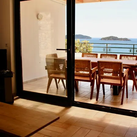 Appart hôtel Helen's 11 Boutique 3*