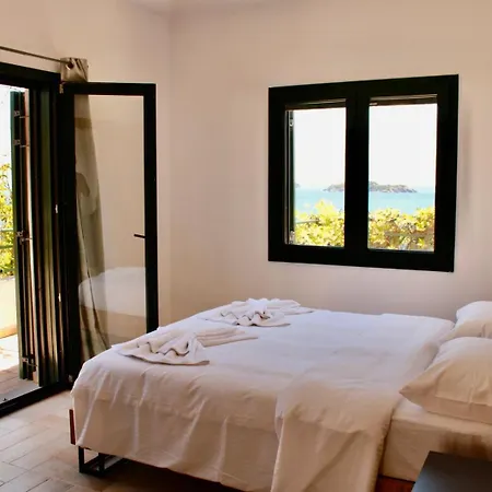 Helen's 11 Boutique 3*