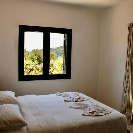 Helen's 11 Boutique Achladias