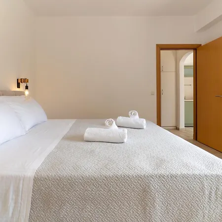 Helen's 11 Boutique Aparthotel Achladies (Skiathos)