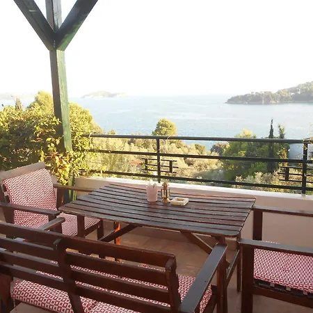 Helen's Apartahotel 3*