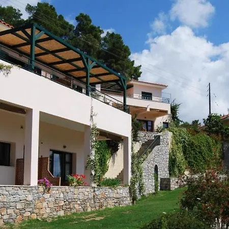 Helen's Apartahotel