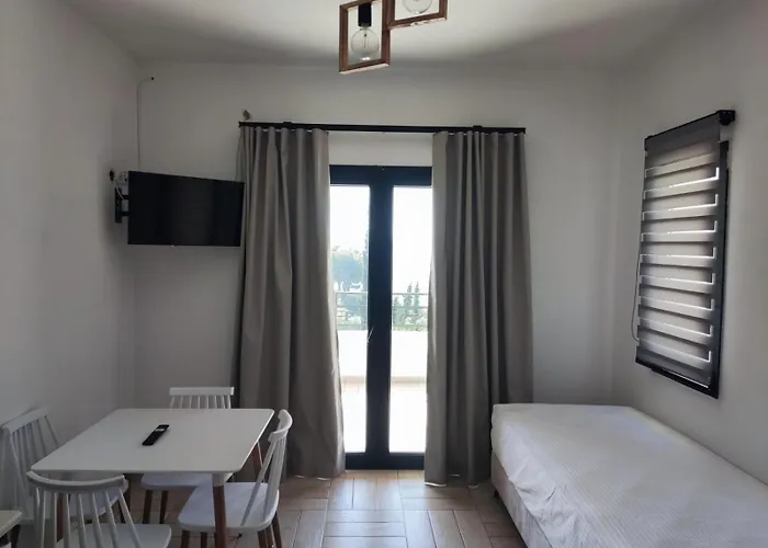 Helen's 11 Boutique 3*