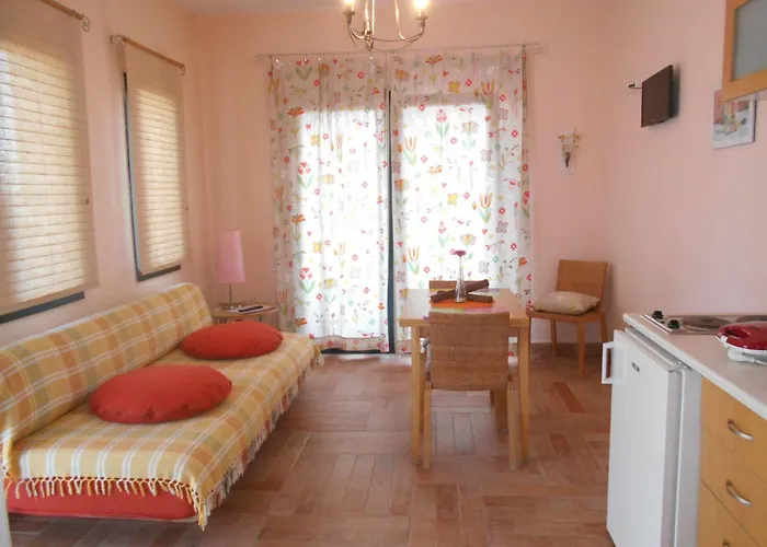 Helen's 11 Boutique 3* Ахладиес