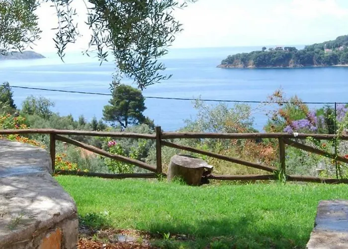 Helen's 11 Boutique Апарт-отель